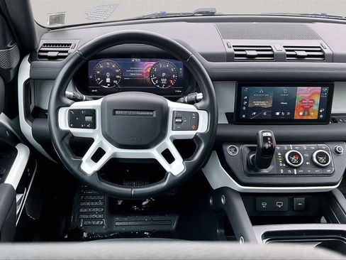 Used 2021 Land Rover Defender 110 S image 8