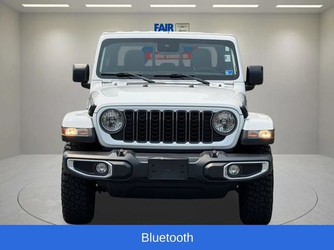 Certified 2025 Jeep Gladiator Mojave AWD/4WD image 5