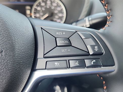 New 2025 Nissan Sentra SR w/ Midnight Edition image 6