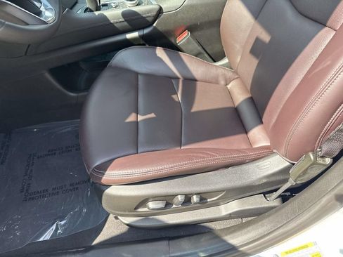 Used 2024 Cadillac XT6 Premium Luxury w/ Technology Package FWD image 30