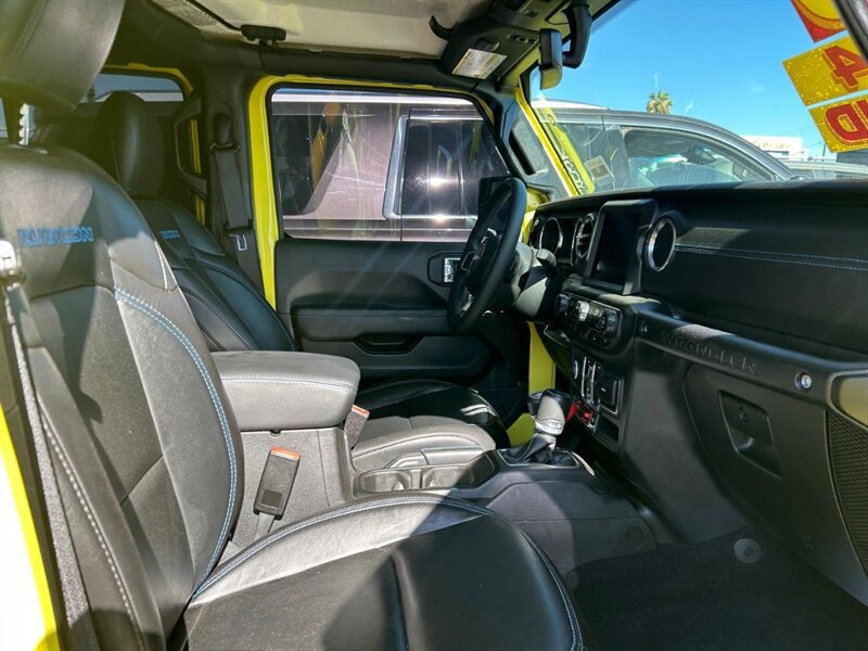Used 2023 Jeep Wrangler Unlimited Rubicon 4xe AWD/4WD image 23