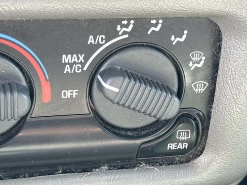 Used 2004 Chevrolet Blazer LS w/ Preferred Equipment Group AWD/4WD image 20