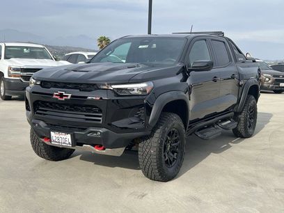 Used 2025 Chevrolet Colorado ZR2 w/ Midnight Edition