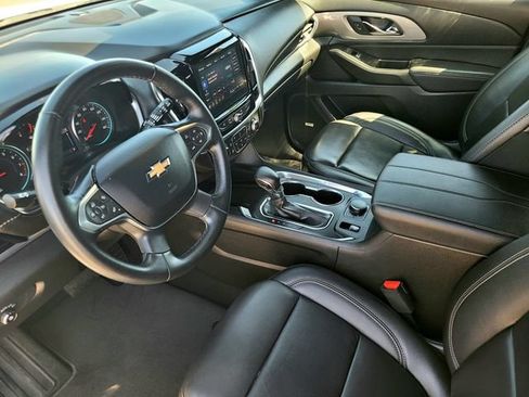 Certified 2023 Chevrolet Traverse LT w/ LT Premium Package AWD/4WD image 18