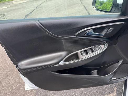 Used 2017 Chevrolet Malibu Hybrid w/ Leather Package FWD image 16