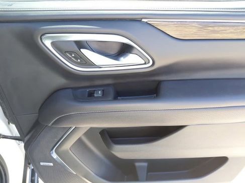 Used 2023 Chevrolet Suburban Premier AWD/4WD image 35