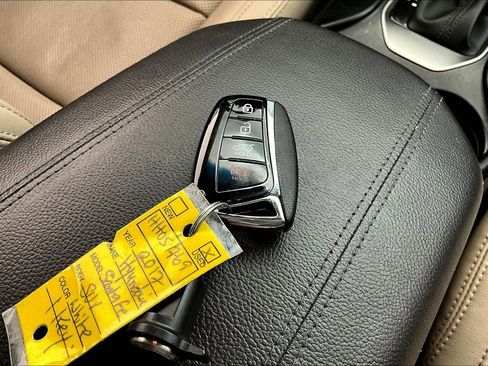 Used 2017 Hyundai Santa Fe Sport image 12