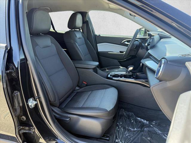 Used 2025 Chevrolet Trax LT FWD image 13