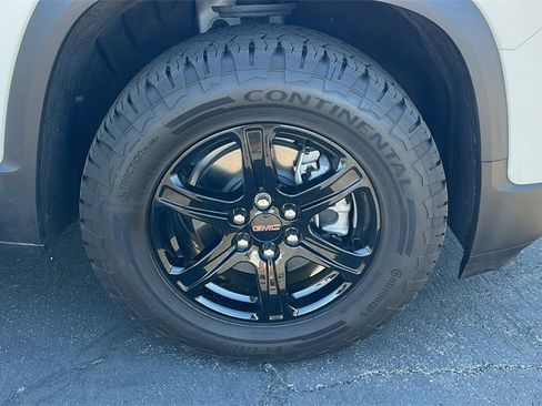 Used 2023 GMC Acadia AT4 w/ Technology Package image 9