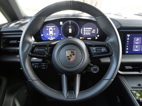 Certified 2025 Porsche Macan 4 Electric AWD/4WD image 13