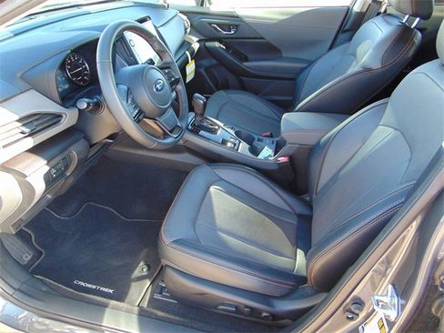 Certified 2025 Subaru Crosstrek 2.5i Limited w/ Crosstrek Mirror Package image 10