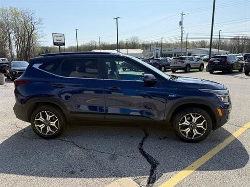 Used 2021 Kia Seltos EX AWD/4WD image 8