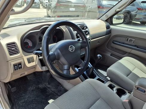 Used 2004 Nissan Frontier XE w/ (VTP) Value Truck Pkg RWD image 11