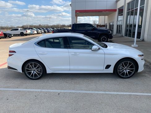Used 2024 Genesis G70 2.5T image 2