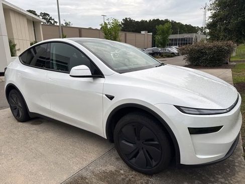 Used 2026 Tesla Model Y Long Range AWD/4WD image 8