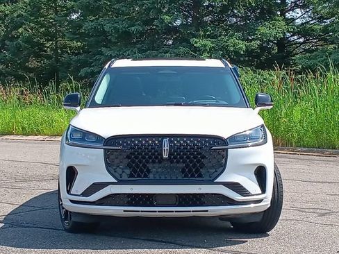 Used 2025 Lincoln Aviator Reserve w/ Equipment Group 201A AWD/4WD image 33