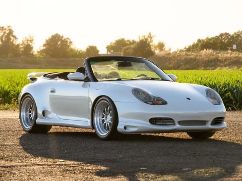 Used 2000 Porsche 911 Carrera 4 AWD/4WD image 2