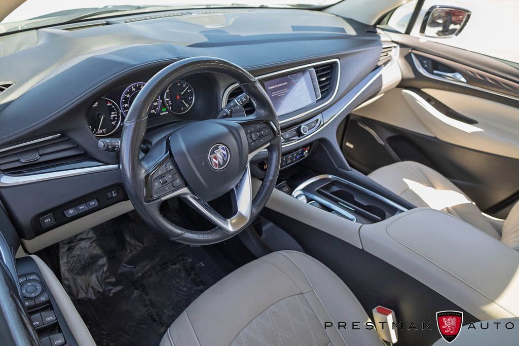 Used 2023 Buick Enclave Avenir w/ Avenir Technology Package AWD/4WD image 23
