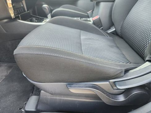 Used 2019 Mitsubishi Outlander ES FWD image 21