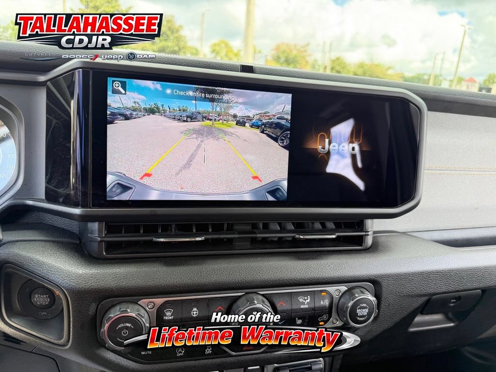 Used 2025 Jeep Gladiator Mojave AWD/4WD image 27