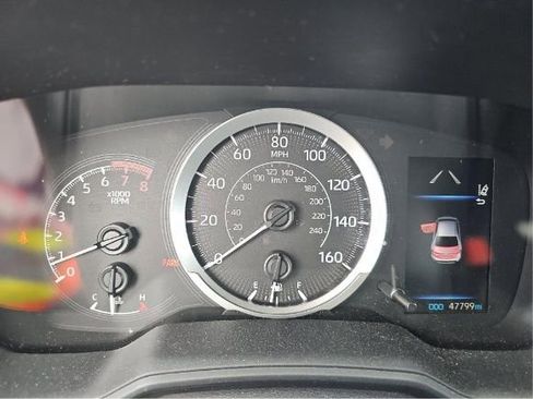 Used 2021 Toyota Corolla LE image 8