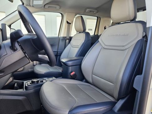 Used 2025 Ford Maverick Lariat w/ 4K Tow Package image 12