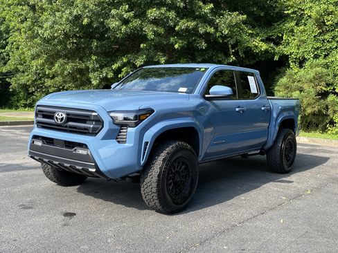 Used 2026 Toyota Tacoma SR5 RWD image 5