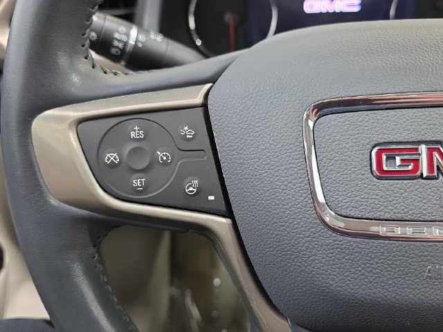 Used 2021 GMC Acadia Denali w/ Denali Technology Package AWD/4WD image 16