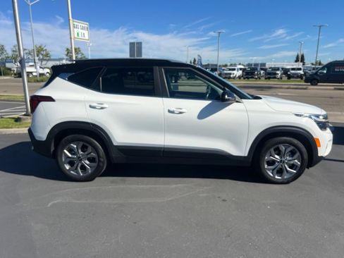 Used 2024 Kia Seltos S FWD image 15