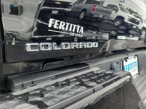 Used 2025 Chevrolet Colorado Z71 AWD/4WD image 32
