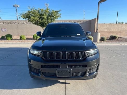 Used 2023 Jeep Grand Cherokee L Laredo RWD image 4