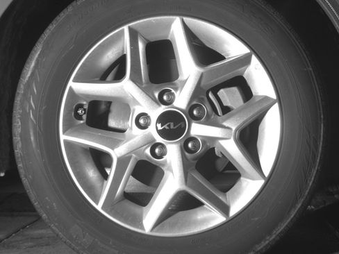 Used 2025 Kia Soul LX w/ LX Technology Package FWD image 16
