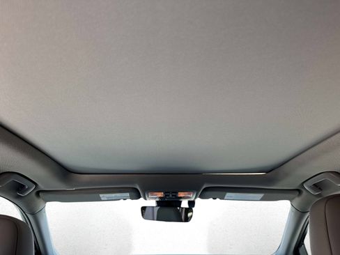 Used 2019 Toyota Highlander Limited Platinum image 18