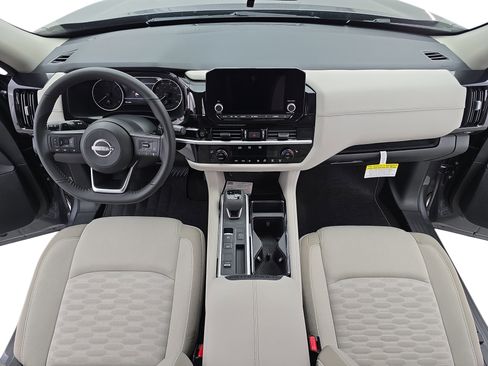 New 2025 Nissan Pathfinder SV image 9