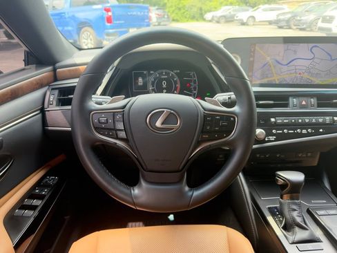 Used 2022 Lexus ES 250 w/ Premium Package AWD/4WD image 9
