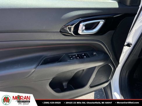 Used 2023 Jeep Compass Trailhawk w/ Trailhawk Convenience Group AWD/4WD image 14