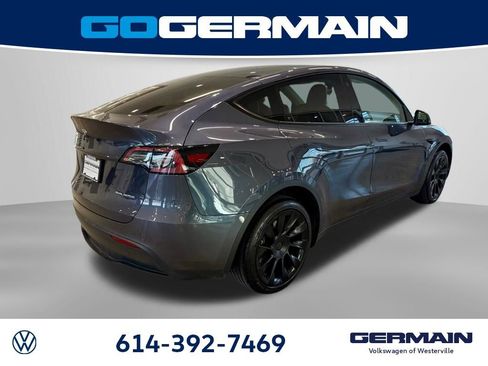 Used 2022 Tesla Model Y Long Range image 8