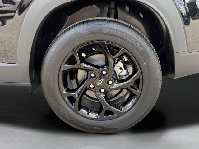 New 2026 Chevrolet Trax LT w/ Sunroof Package FWD image 14
