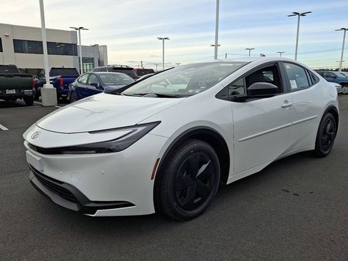 New 2026 Toyota Prius LE image 3