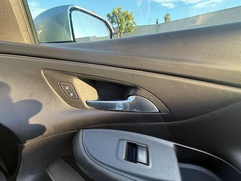 Used 2017 Chevrolet Volt LT FWD image 31