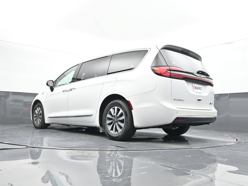 Used 2023 Chrysler Pacifica Limited FWD image 50