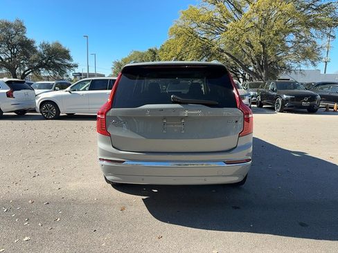 Used 2025 Volvo XC90 B6 Plus image 5