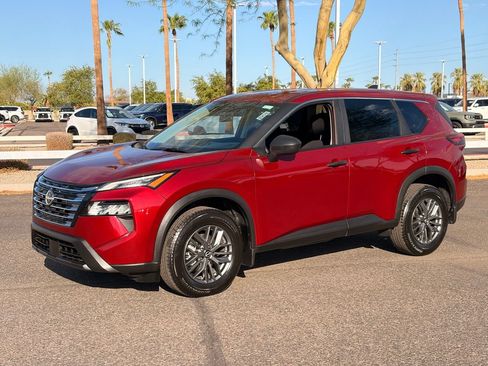 Used 2025 Nissan Rogue S FWD image 2