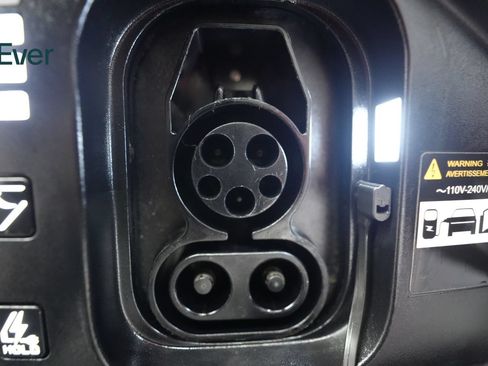 Used 2024 Kia EV6 Wind w/ Wind Technology Package RWD image 10
