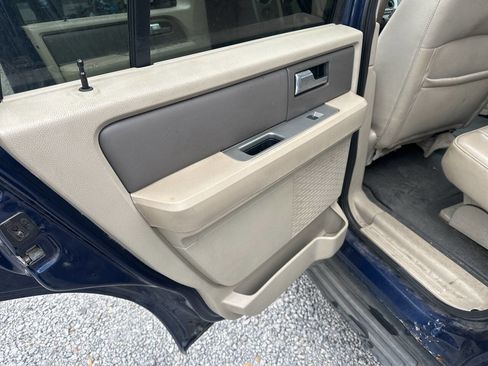 Used 2009 Ford Expedition XLT image 14