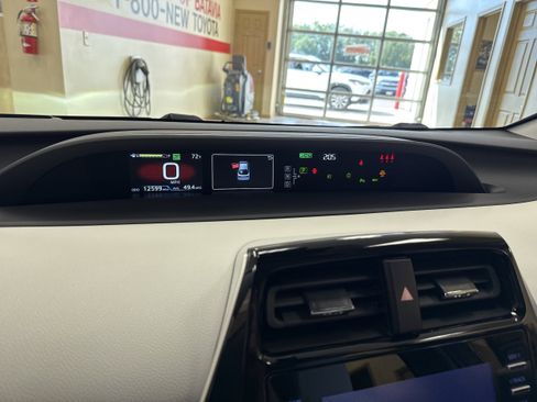 Used 2022 Toyota Prius XLE w/ Advanced Technology Package image 37