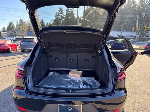 Used 2018 Porsche Macan image 13