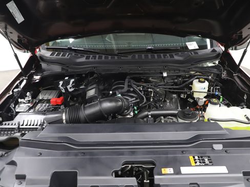 Used 2025 Ford F250 XLT w/ Black Appearance Package image 31