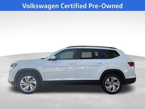 Certified 2023 Volkswagen Atlas SE image 2