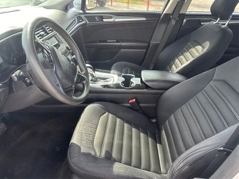 Used 2014 Ford Fusion SE FWD image 9